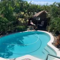 Home away from home、ペレジアンビーチのホテル