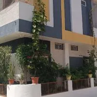 Shivaksh Rental Flats and Rooms- Best Hotel in Bhawani Mandi, hotel i Bhawāni Mandi