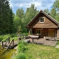 Koplimadise Palkmaja – hotel w mieście Maeru