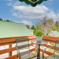 Aiken Apt with Garden-View Balcony Half-Mi to Dtwn!，艾肯艾肯市機場 - AIK附近的飯店