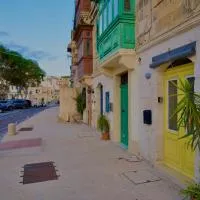 Sea Front Studio with Valletta Views, хотел в Kalkara
