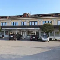 Hotel Ristorante Continental, hotell i Osio Sotto