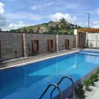 AMARA KOSHA MISTY NANDI HILLS - CN - Premium 2BHK Pool Villa with Private Jacuzzi, Movie Room & Complimentary Home-Made Food, hotel di Nandi