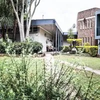 B at Home Guest House، فندق في بيت ريتيف