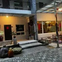 Bi Xuelin, hotel in Lugu