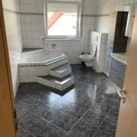 Neubau Schmidt 4 Zimmer KASSEL Premium Qualität keine Parkplatz gebühren, hotell i Lohfelden
