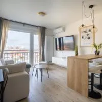 Apartment Oasis, хотел в Осиек