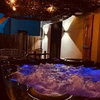 Pura Vida Spa - gîte avec spa extérieur couvert, hotel sa Écaillon