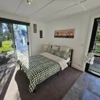 Quiet Cabin in the forest-Pearcedale, hotel a Pearcedale