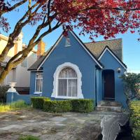 Elmshade Villa in Vancouver South, hotel near Vancouver International Airport - YVR, Vancouver