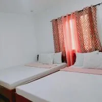 Family Suite 4-6 Pax GLENMARK'S Homestay near the beach, khách sạn ở Pagudpud