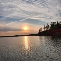 Waterfront Cottage beach access, hotel u gradu Stratford