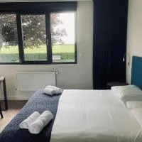 Logis Hôtel & Restaurant de l'Aérodrome de la Baie de Somme, hotel in Buigny-Saint-Maclou