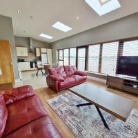 Suburban Penthouse -no 1, hotel poblíž Letiště Galway - GWY, Galway