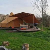 Au Pied Du Trieu, the glamping experience, hotel em Labroye