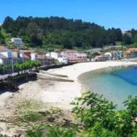 Casa baja a la playa, hotel en Bueu