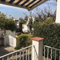 Petite maison, barbecue, canal, plage, מלון באמפוריאבראבה