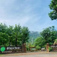 Phnom Tbeng Resort, hotel Tbeng Meanchey városában 