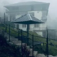 Misty Cloud, hotel Devikolam városában