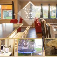 Private Home - Playground, Jumping Mat, BBQ, Darts, Firepit, Gazebo, 4 Smart TVs, White Cotton Bedding, - The Redwood Cul-De Sac Beach Retreat, hotell sihtkohas Crescent City lennujaama Jack McNamara Field - CEC lähedal