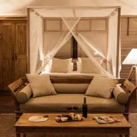 Luxury Couples Glamping Retreat - with Open Air Bath, hotel a Capertee