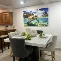 Crusoe Escape Villa, מלון בקראון פוינט