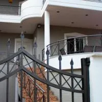 EMVI APARTMENTS VI near airport, hotel Vravrónában