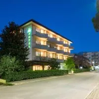 Hotel Parco dei Pini - 100mt dal Mare, ξενοδοχείο σε Follonica