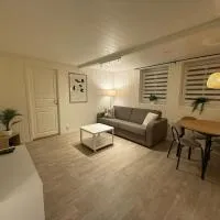 Cozy Apartment in the Harbour of Jørpeland, hotell i Jørpeland