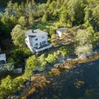 Private House & Bungalow by the sea, Hotel in Trondheim