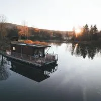 Bleu Minuit La Rive Etoilée, hotell i Thézillieu