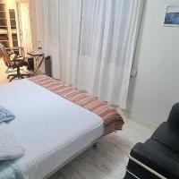 Habitaci&oacute;n amplia con ba&ntilde;o privado a pasos de la playa, en piso compartido &ndash; hotel w mieście San Sebasti&aacute;n