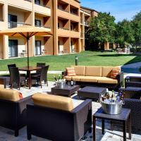 Courtyard Toledo Airport Holland, hotel near Toledo Express Airport - TOL, Holland