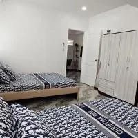 Family Unit at Mary's Staycation in Tanza Cavite Condo Type good for 4 person، فندق في Tanza