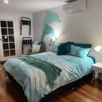 Dolphin Cottage, hotel u gradu Paynesville