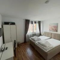 Raaz Pension, hotel v destinaci Erftstadt