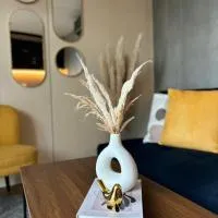 Logement zen indépendant avec jardin et parking โรงแรมในCornillé