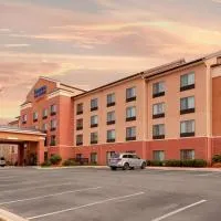 Fairfield Inn & Suites by Marriott Matthews Charlotte, хотел в Шарлът