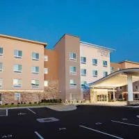 Fairfield Inn & Suites by Marriott Dayton North, hotel u gradu Murlin Heights