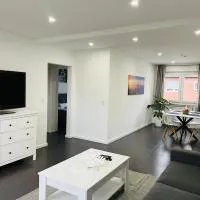 Elegante Apartment in Erftstadt mit Balkon, Zentral, Bahnhof nah, Phantasialand Brühl bei Cologne, hotel v destinaci Erftstadt