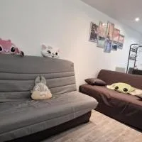 Studio mezzanine à proximité du parc Disneyland، فندق في Esbly