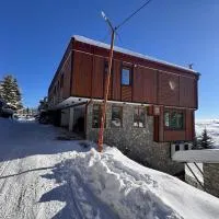Casa Leone Hotel&Restaurant, מלון בPopova Shapka