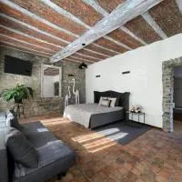 La Ferme du Château - Luxury Suite, hotel di Fontaine-lʼÉvêque