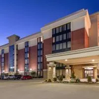 Drury Inn & Suites Atlanta Airport, hotel en Atlanta