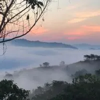 Tanay में, होटल The Apiary Mountain Camp and Farm