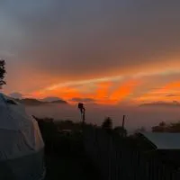 The Apiary Mountain Camp and Farm โรงแรมในตาไนย