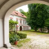 HolidayPark Mlázovy, hotelli kohteessa Kolinec