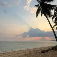 Beach Bungalows โรงแรมในท้องศาลา
