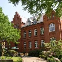 Hotel Altes Gymnasium, khách sạn ở Husum