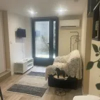 Joli gîte dans une installation équestre, מלון בDonnezac